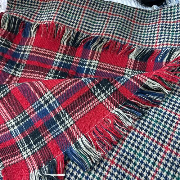 Reversible Scarf Red Plaid and Houndstooth Thick and Cozy - Picture 1 of 3